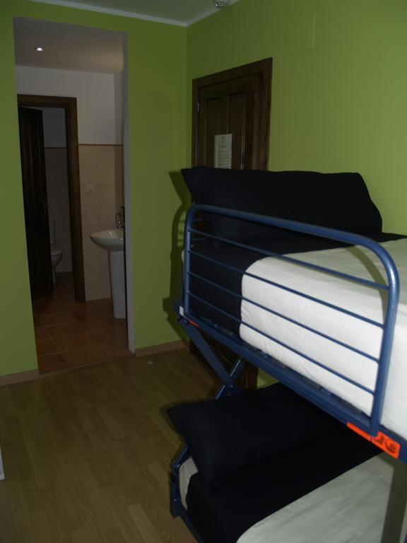 Albergue De Yebra Yebra de Basa Cameră foto