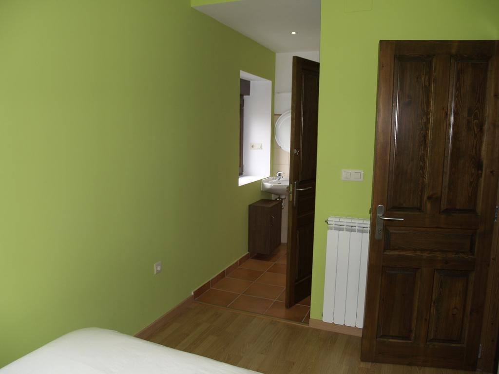 Albergue De Yebra Yebra de Basa Cameră foto