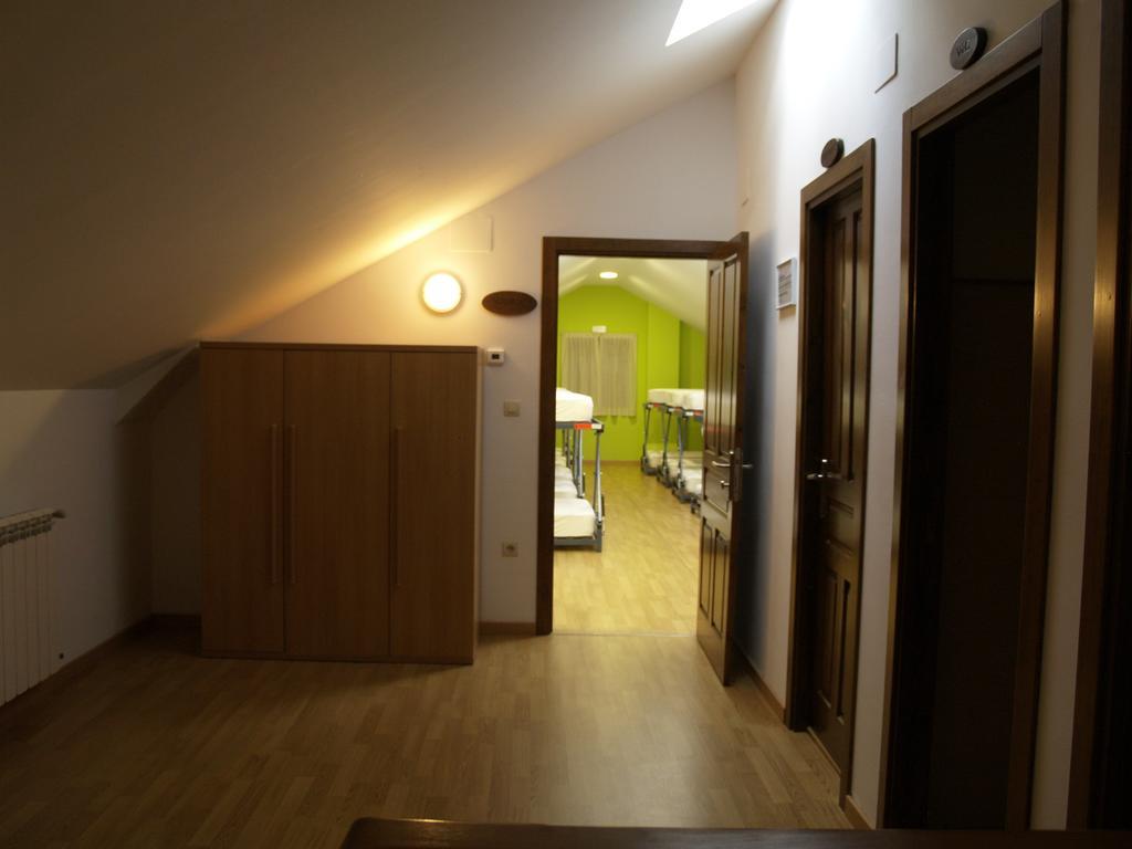 Albergue De Yebra Yebra de Basa Cameră foto