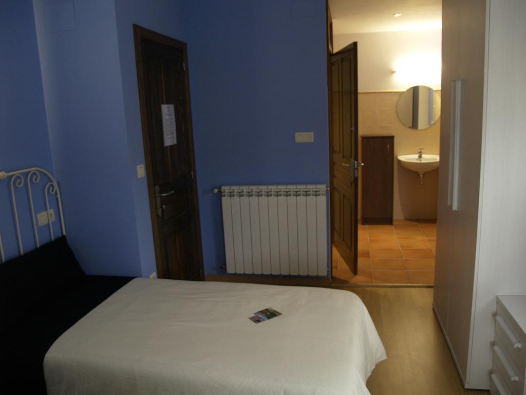 Albergue De Yebra Yebra de Basa Cameră foto